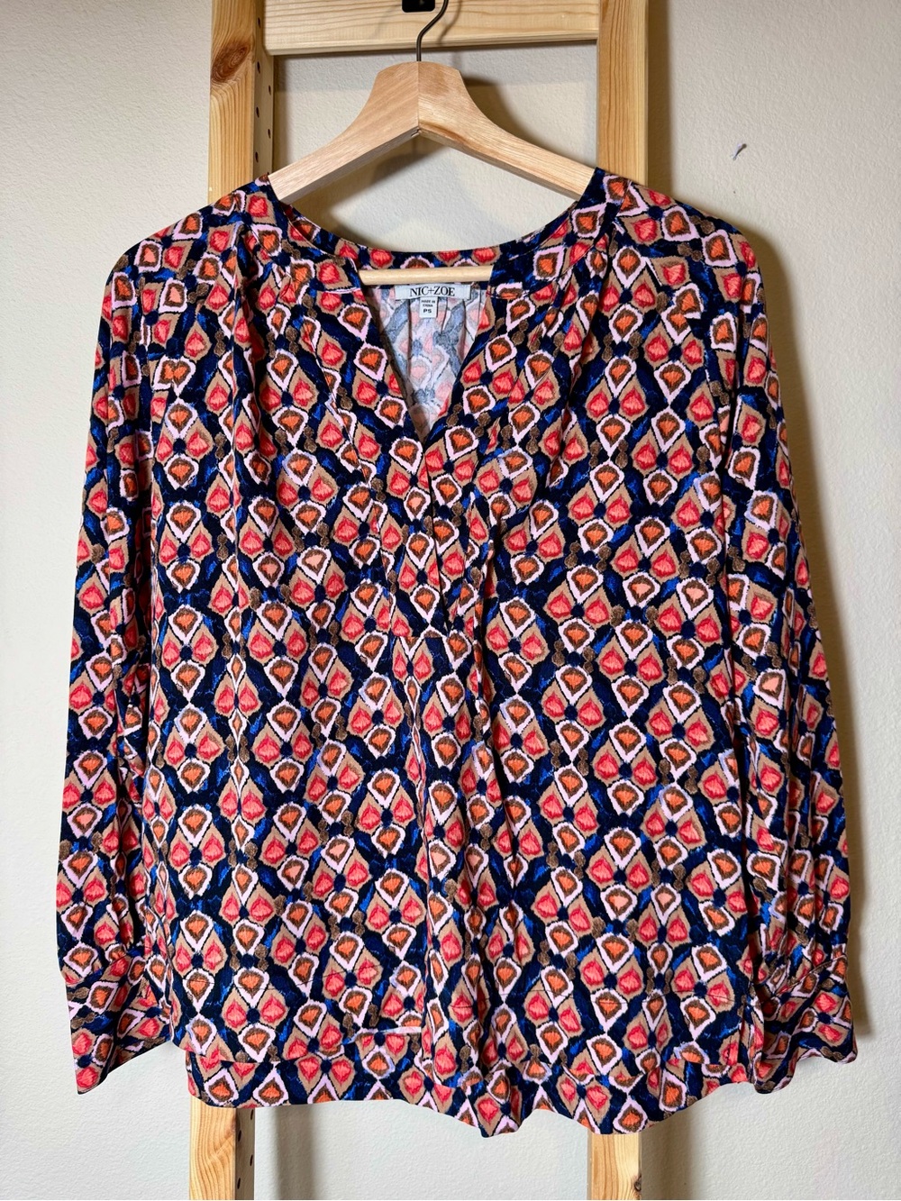 NIC+ZOE Navy Multicolor Geometric V-Neck Blouse